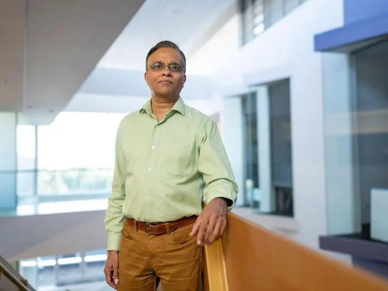 Portrait of Jignesh Patel.